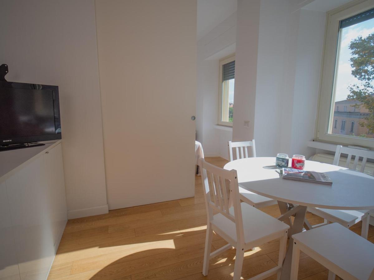 Olimpico Deluxe Apartment *